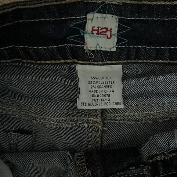 Bermuda Shorts - Picture 2 of 2